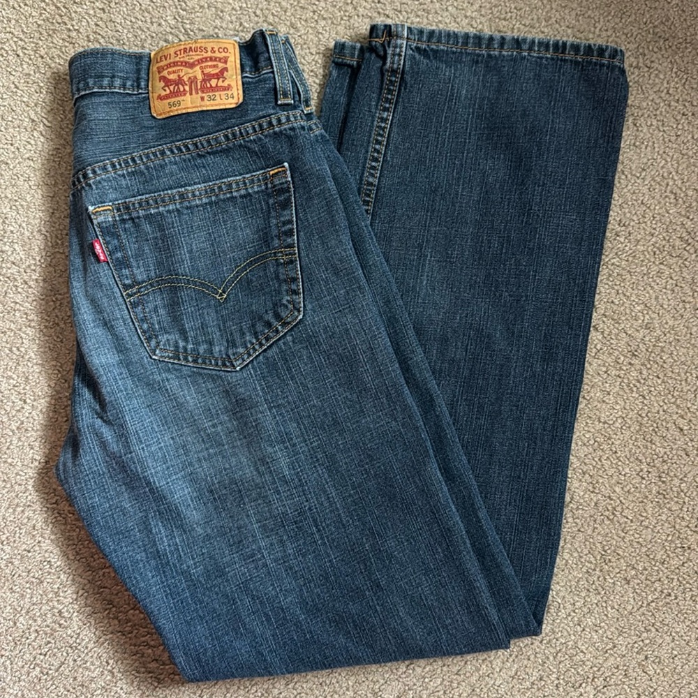 Levi Strauss Men’s 569 jeans. 32x34